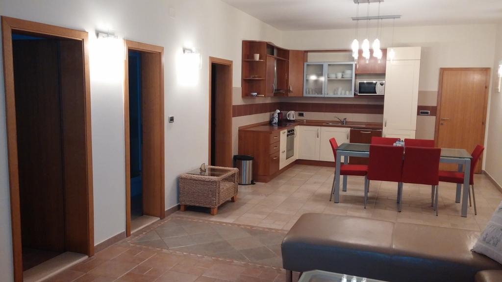 Apartments On Gorana Pavlova 24 Sutivan Esterno foto